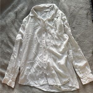 ✨5 for $25✨ White Lightweight Button Down Shirt